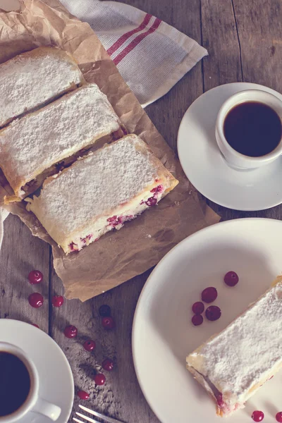 Strudel veya pasta peynir ile 