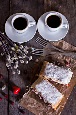 Strudel veya pasta ile kızılcık