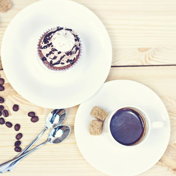 Chocolade Cupcake met chocolade — Stockfoto