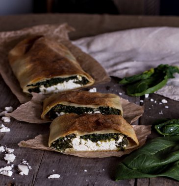 Pasta veya ıspanaklı turta