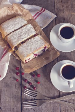 Strudel veya pasta peynir ile