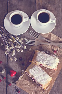 Strudel veya pasta peynir ile