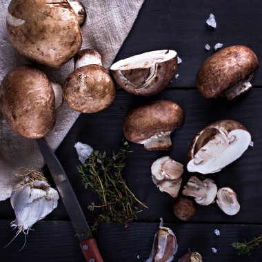 Baharat ile taze mantar