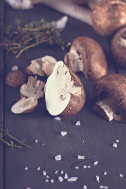 Baharat ile taze mantar