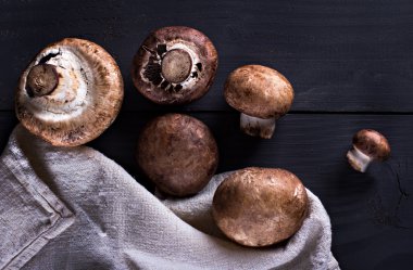 Baharat ile taze mantar