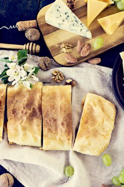 Peynirli börek, peynirli turta