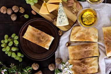 Peynirli börek, peynirli turta