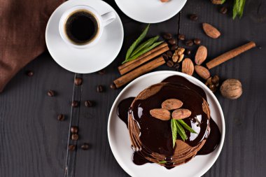 çikolata soslu çikolatalı kek