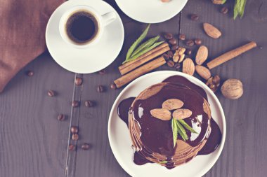 çikolata soslu çikolatalı kek