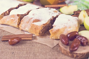 Apple strudel, elmalı turta 