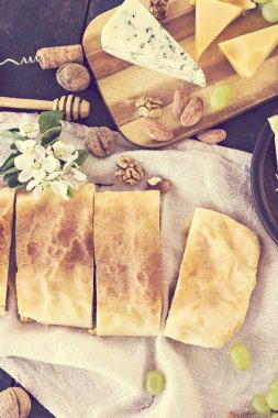 Peynirli börek, peynirli turta