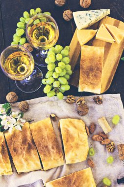 Peynirli börek, peynirli turta