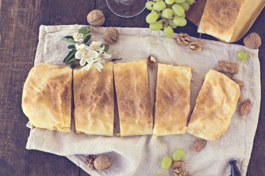 Peynirli börek, peynirli turta