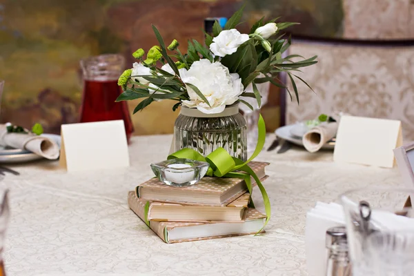 Boeket van witte bloemen — Stockfoto