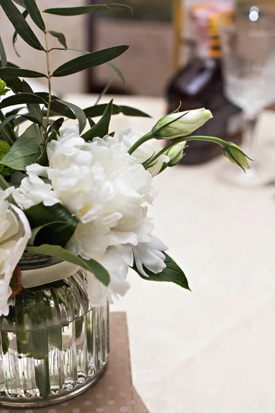 Beyaz çiçek buketi — Stok fotoğraf