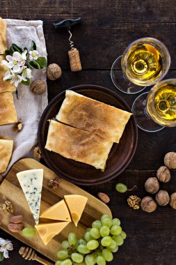 Peynirli börek, peynirli turta