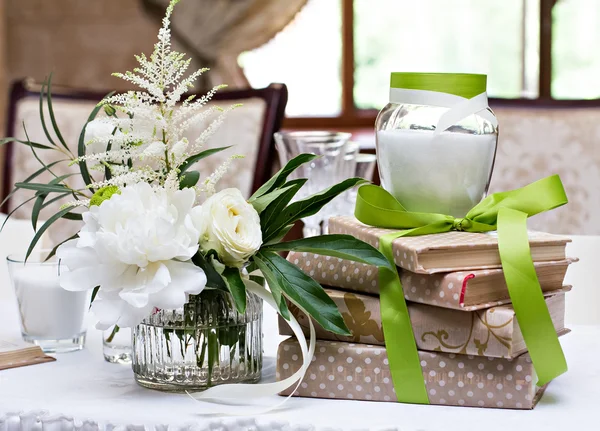 Bouquet of white flowers — Stock Photo, Image