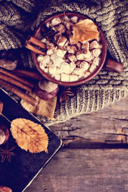 Şekerlemeli sıcak kakao.