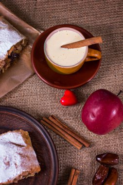 Apple strudel, elmalı turta
