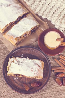 Apple strudel, elmalı turta