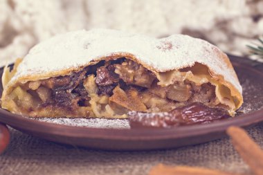Apple strudel, elmalı turta