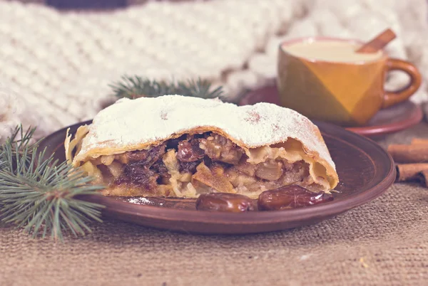 Apfelstrudel, appeltaart — Stockfoto