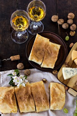 Peynirli börek, peynirli turta