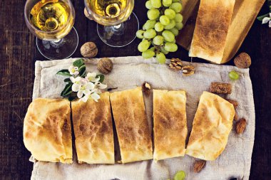 Peynirli börek, peynirli turta