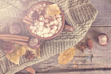 Şekerlemeli sıcak kakao.