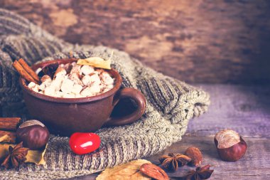 Şekerlemeli sıcak kakao.