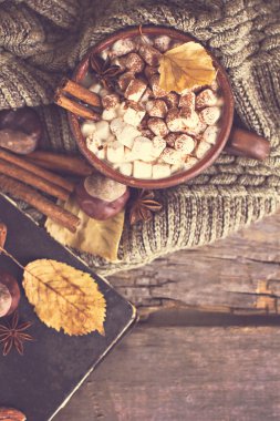 Şekerlemeli sıcak kakao.