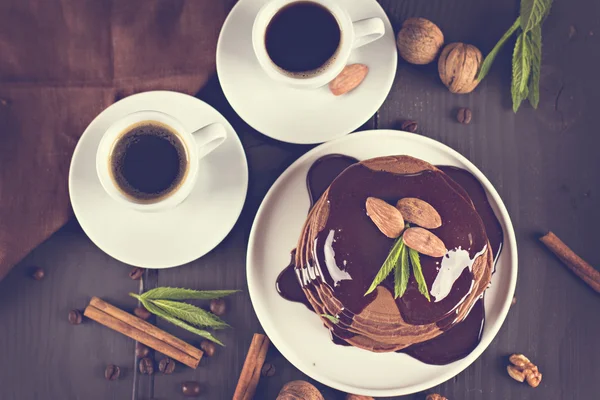 çikolata soslu çikolatalı kek