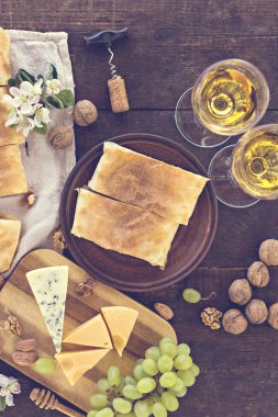 Peynirli börek, peynirli turta