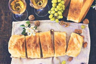 Peynirli börek, peynirli turta