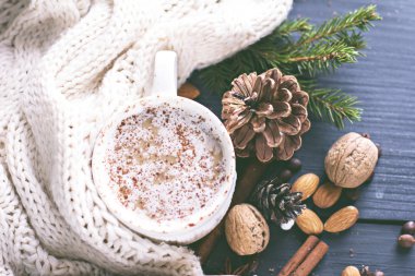 Şekerlemeli sıcak kakao.