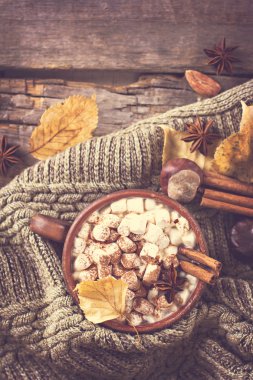 Şekerlemeli sıcak kakao.