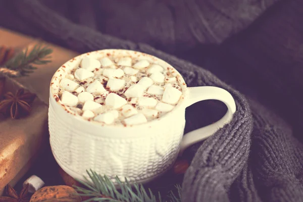 Cocoa, coffee  with marshmallows, nuts, gift — Stock Photo, Image