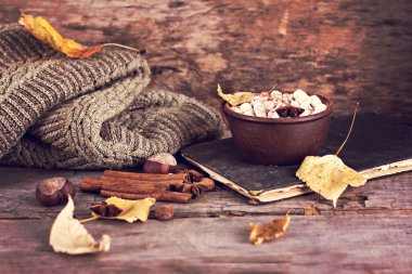 Şekerlemeli sıcak kakao.