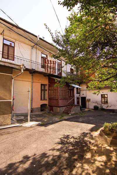 Vecchio Cortile Accogliente Giornata Estiva Cortile Accogliente — Foto Stock