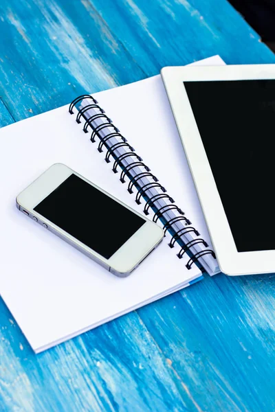 Diary, mobile phone, tablet PC on the table — Stock Photo, Image