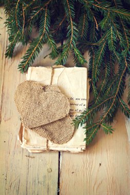 Noel ağacı dalı, vintage aşk mektupları ve Sivas'tan Kalpler