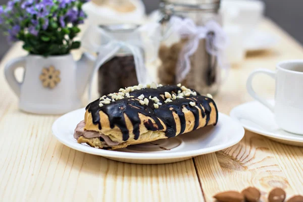 Chocoladetaart (éclair) — Stockfoto