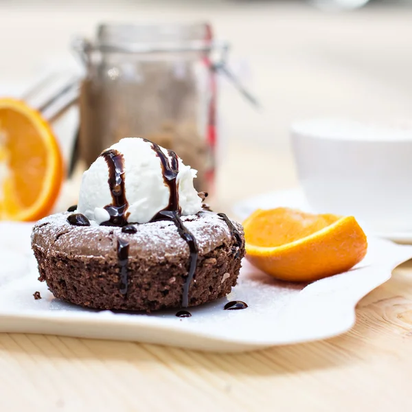 Tort czekoladowy fondant — Zdjęcie stockowe