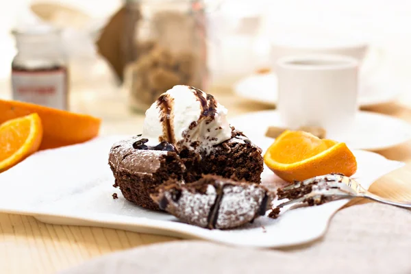 Bolo de chocolate de sobremesa quente Fondant — Fotografia de Stock