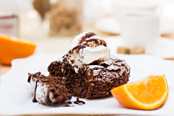 Warm dessert chocolate cake Fondant served — Zdjęcie stockowe