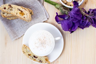 Kurutulmuş cranberries ve kahve ile bisküvi