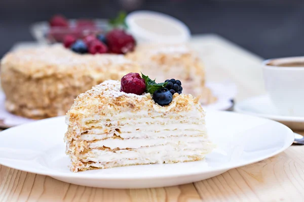 Napoleon cake with berries — Stock Photo, Image