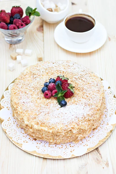 Napoleon cake with berries — Stock Photo, Image