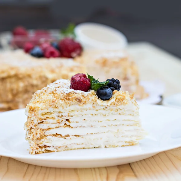 Napoleon cake with berries — Stock Photo, Image