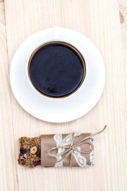 Ev yapımı rustik granola barlar